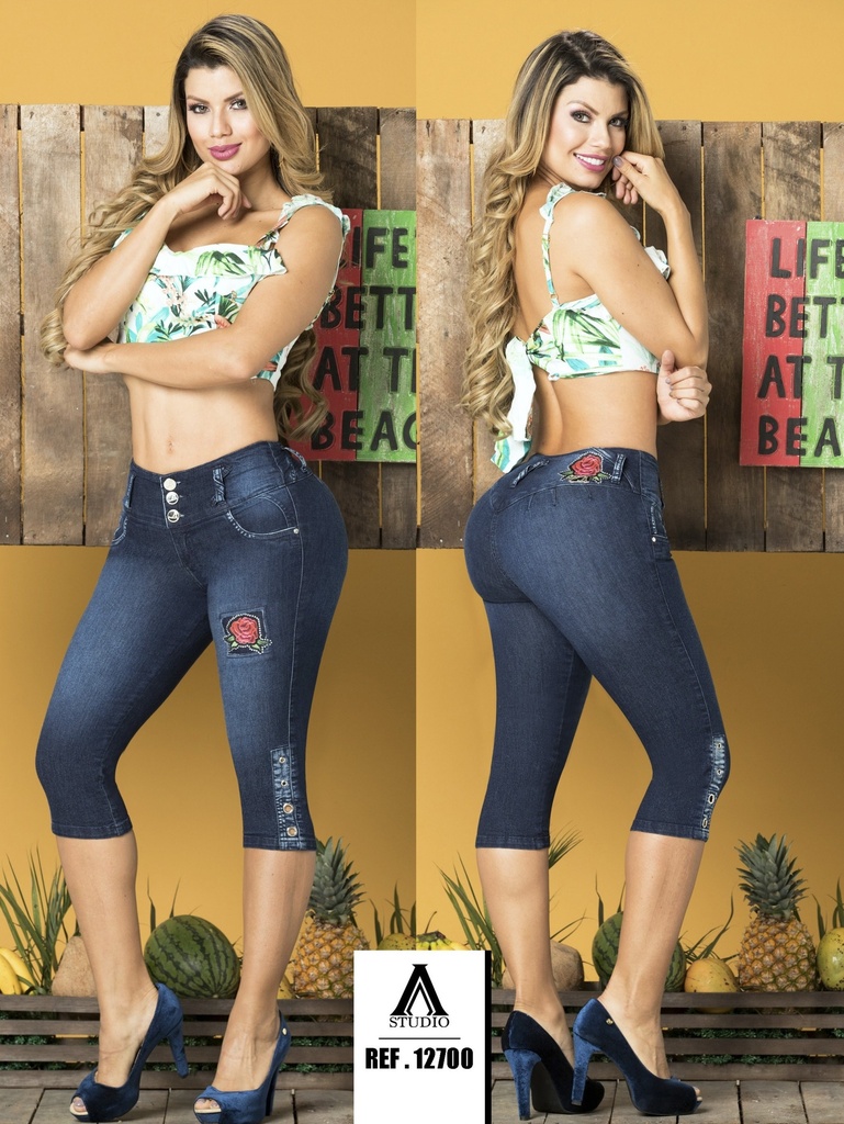 Women's Dark Wash Embroidered Butt Lift Capri Jeans 12700AA