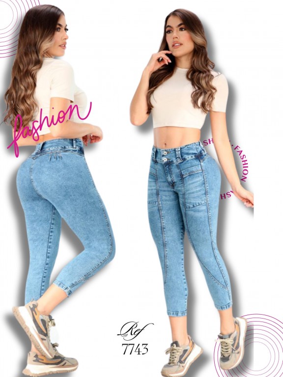 [360774303] Women's Light Blue Cropped Skinny Butt Lift Jeans 7743