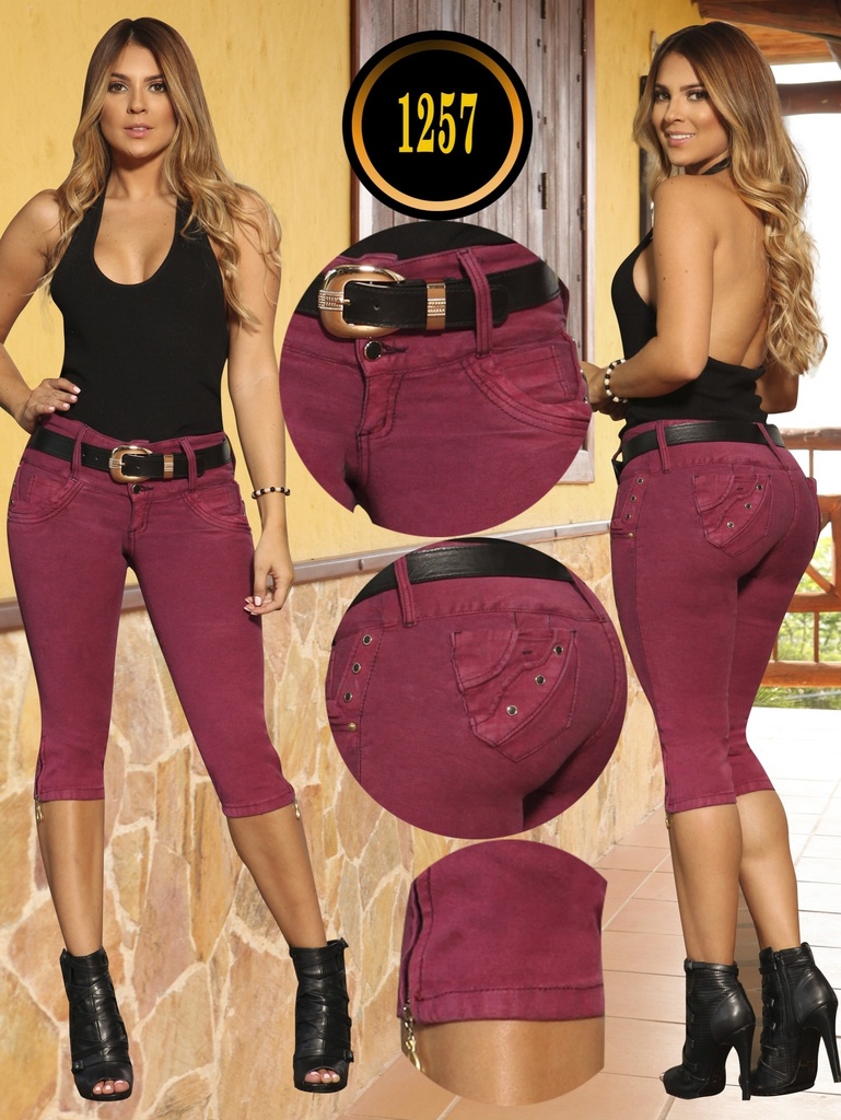 Capri Levantacola Vinotinto con Bolsillos de Botones – Thaxx Boutique