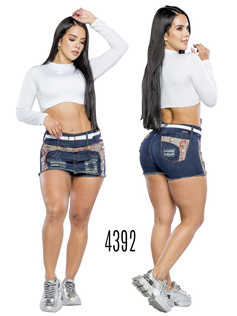 Falda Short Levantacola de Jean Azul Oscuro con Detalle en Bolsillos Traseros